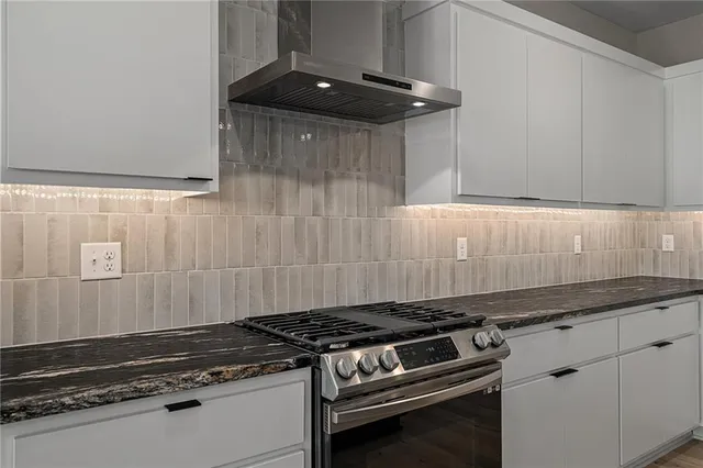 $743,000 | 8973 Shady Bend Road, Lenexa, KS 66227