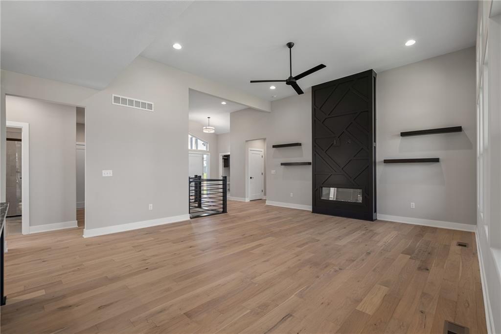 8973 Shady Bend Road Lenexa, KS 66227 - Photo 10 of 45