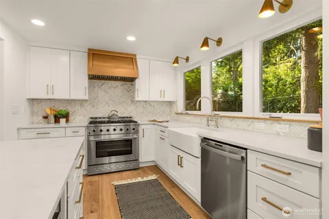 $915,000 | 9121 228th Street Southwest, Edmonds, WA 98026