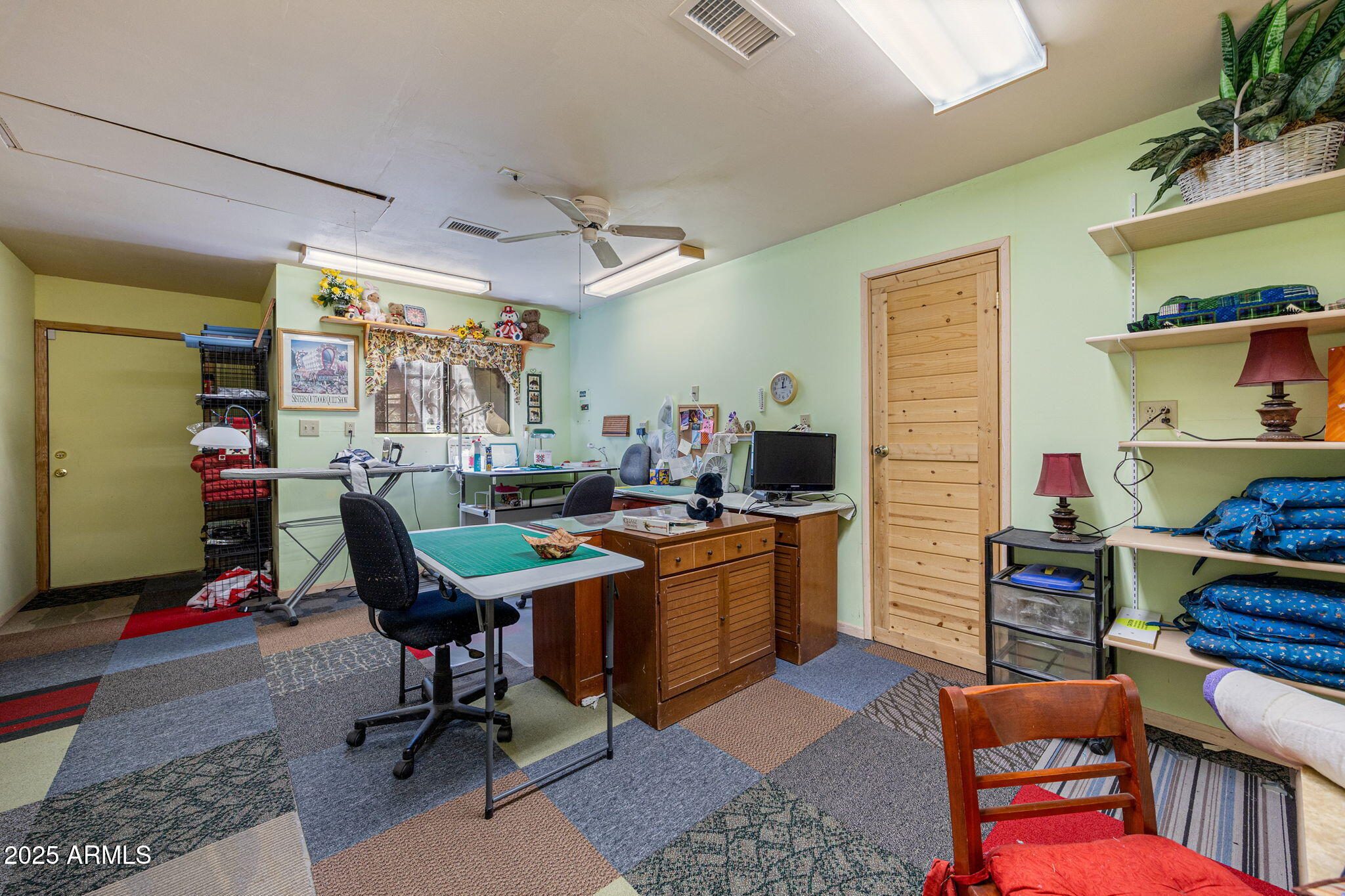 2240 Roundabout Way Overgaard, AZ 85933 - Photo 32 of 47 a room with furniture