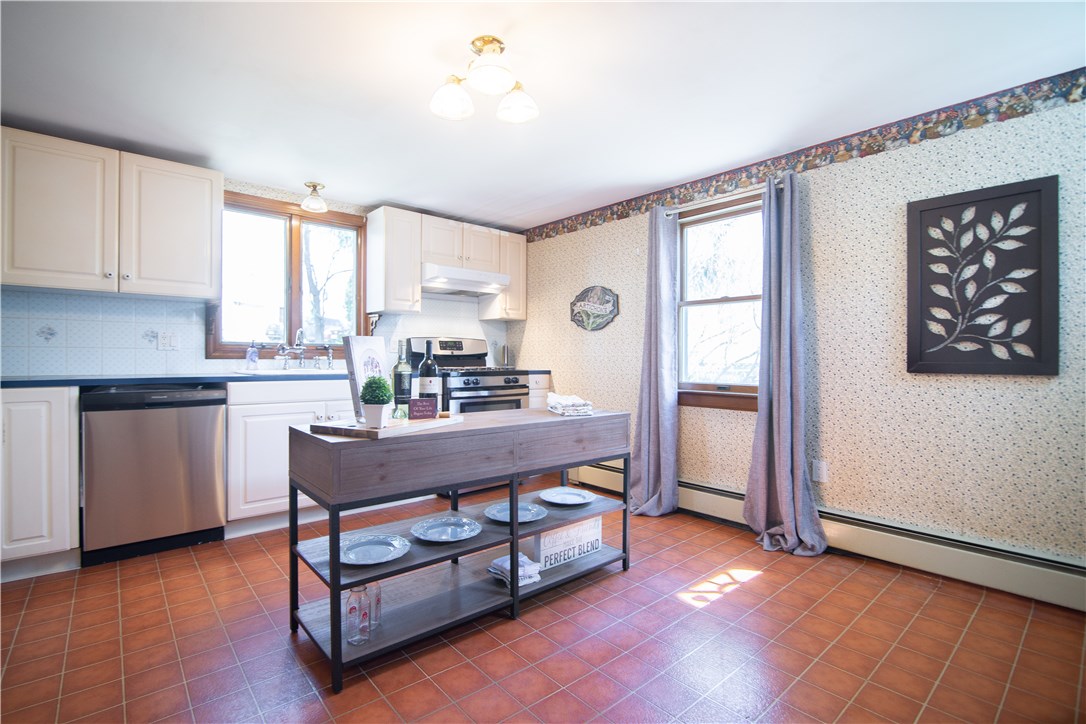 363 Old River Road Lincoln, RI 02838 - Photo 11 of 36 Gallery Image 11