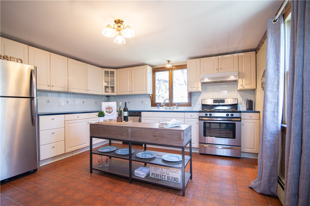 363 Old River Road Lincoln, RI 02838 - Photo 8 of 36 Gallery Image 8