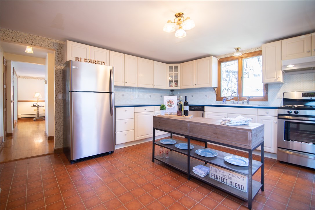 363 Old River Road Lincoln, RI 02838 - Photo 10 of 36 Gallery Image 10