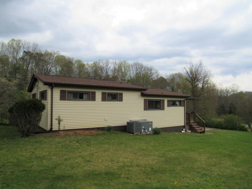 1024 Paperville Road Bristol, TN 37620 - Photo 9 of 26 Photo 9