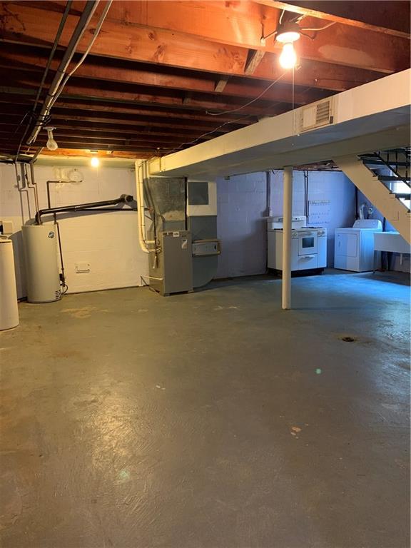 170 Crisswell Road Butler, PA 16002 - Photo 15 of 18 a view of a garage