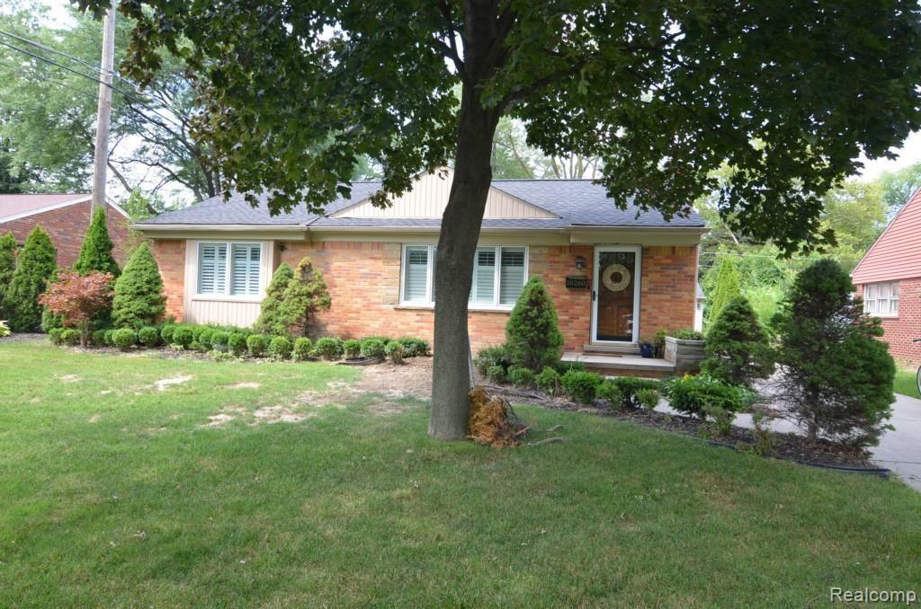 16260 Beverly Road Franklin, MI 48025 - Photo 1 of 34 DSC_0208.jpg