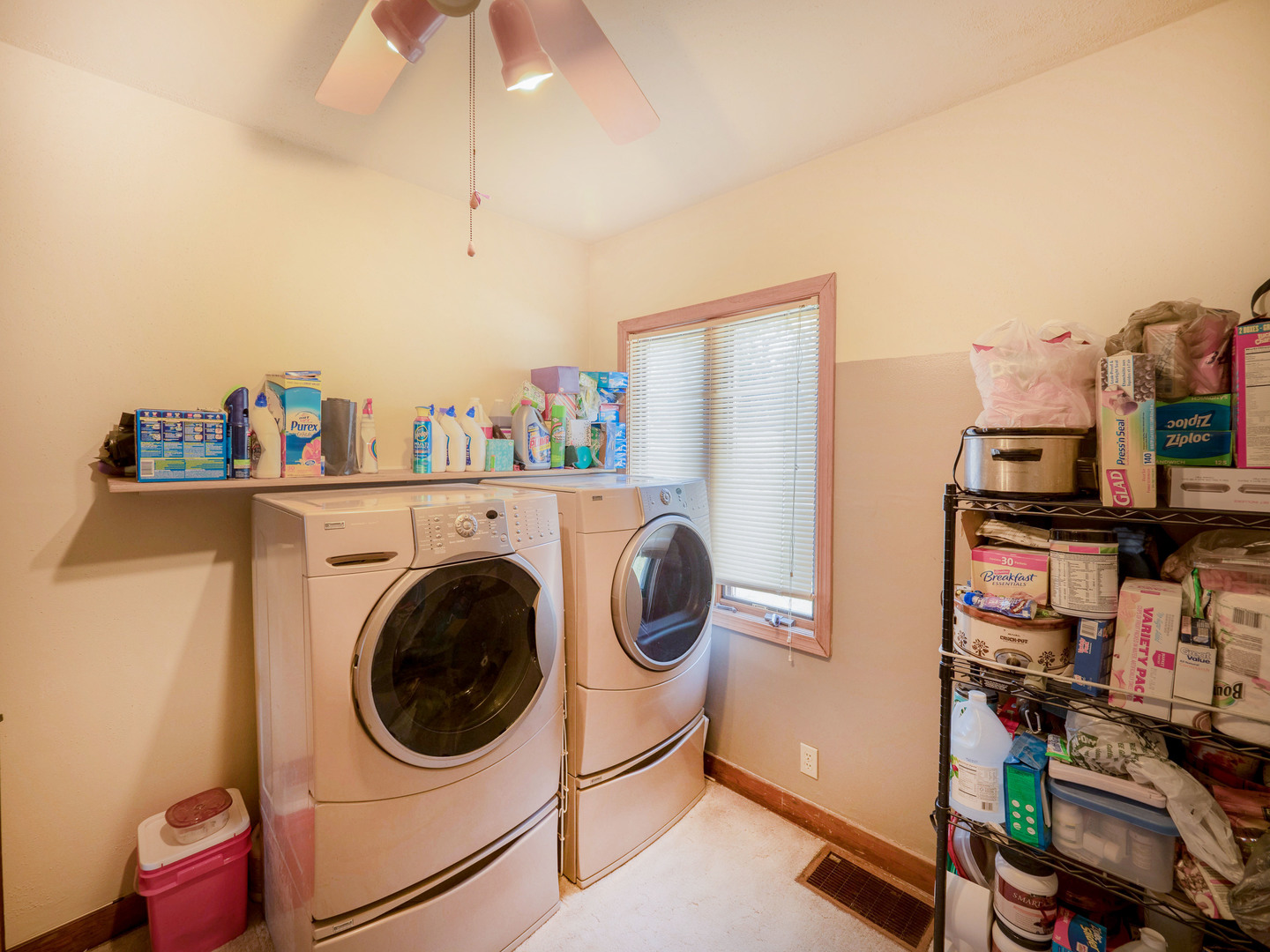 20806 Lembcke Road Harvard, IL 60033 - Photo 26 of 44 a utility room with dryer and washer