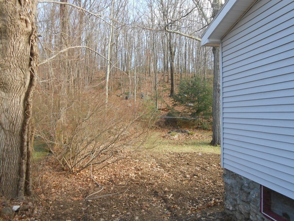 48 Dawson Road Worcester, MA 01602 - Photo 14 of 15 Gallery Image 14