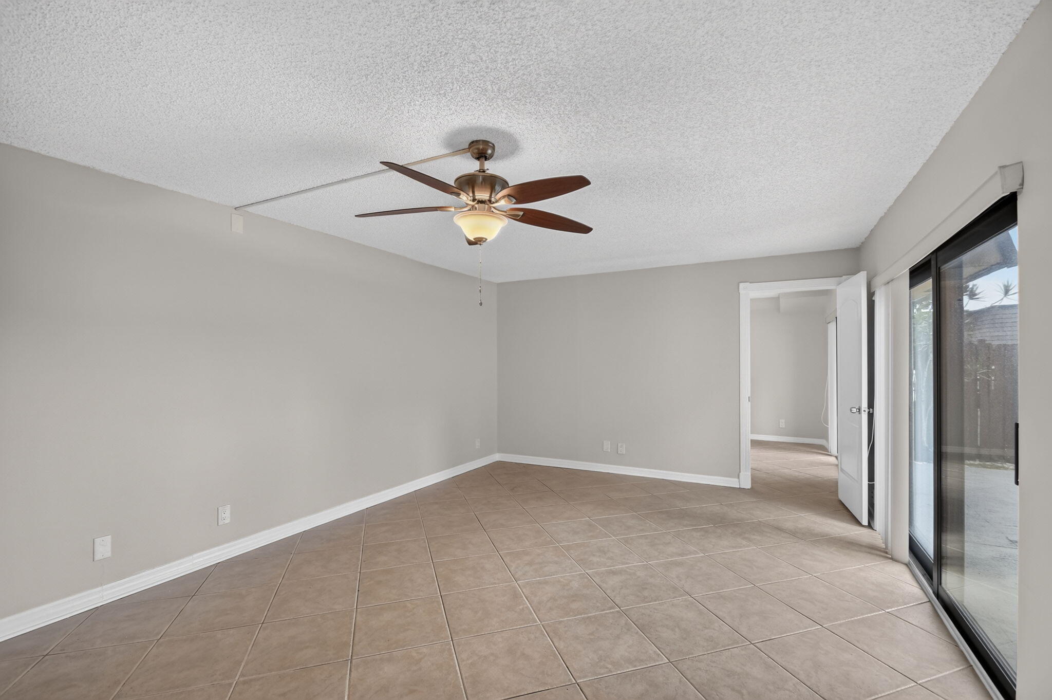 744 Springdale Circle Palm Springs, FL 33461 - Photo 8 of 40 9-web-or-mls-DSC_4021