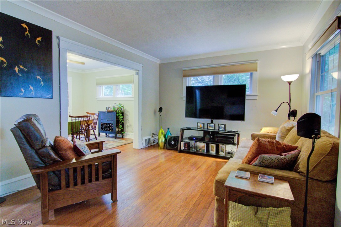 1687 Crest Road Cleveland Heights, OH 44121 - Photo 16 of 35