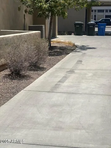 a view of road with yard