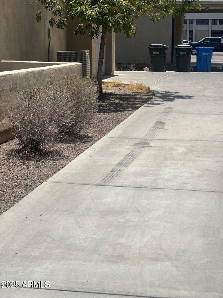 1207 West Monroe Street Phoenix, AZ 85007 - Photo 16 of 16 a view of road with yard