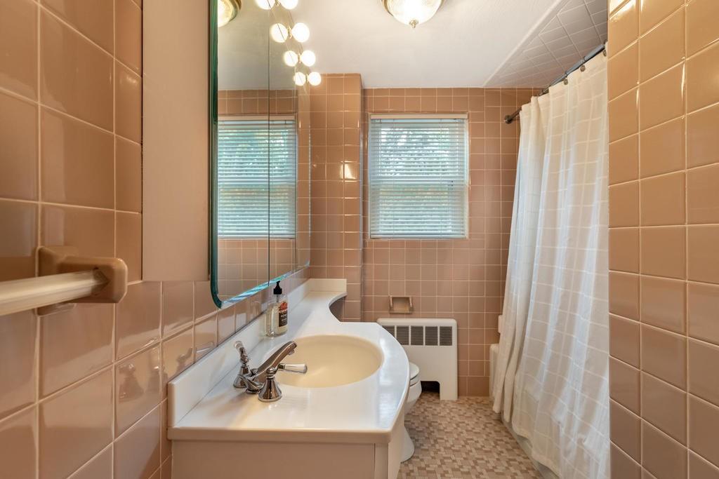 42 Spring Road Nahant, MA 01908 - Photo 10 of 35 Gallery Image 10