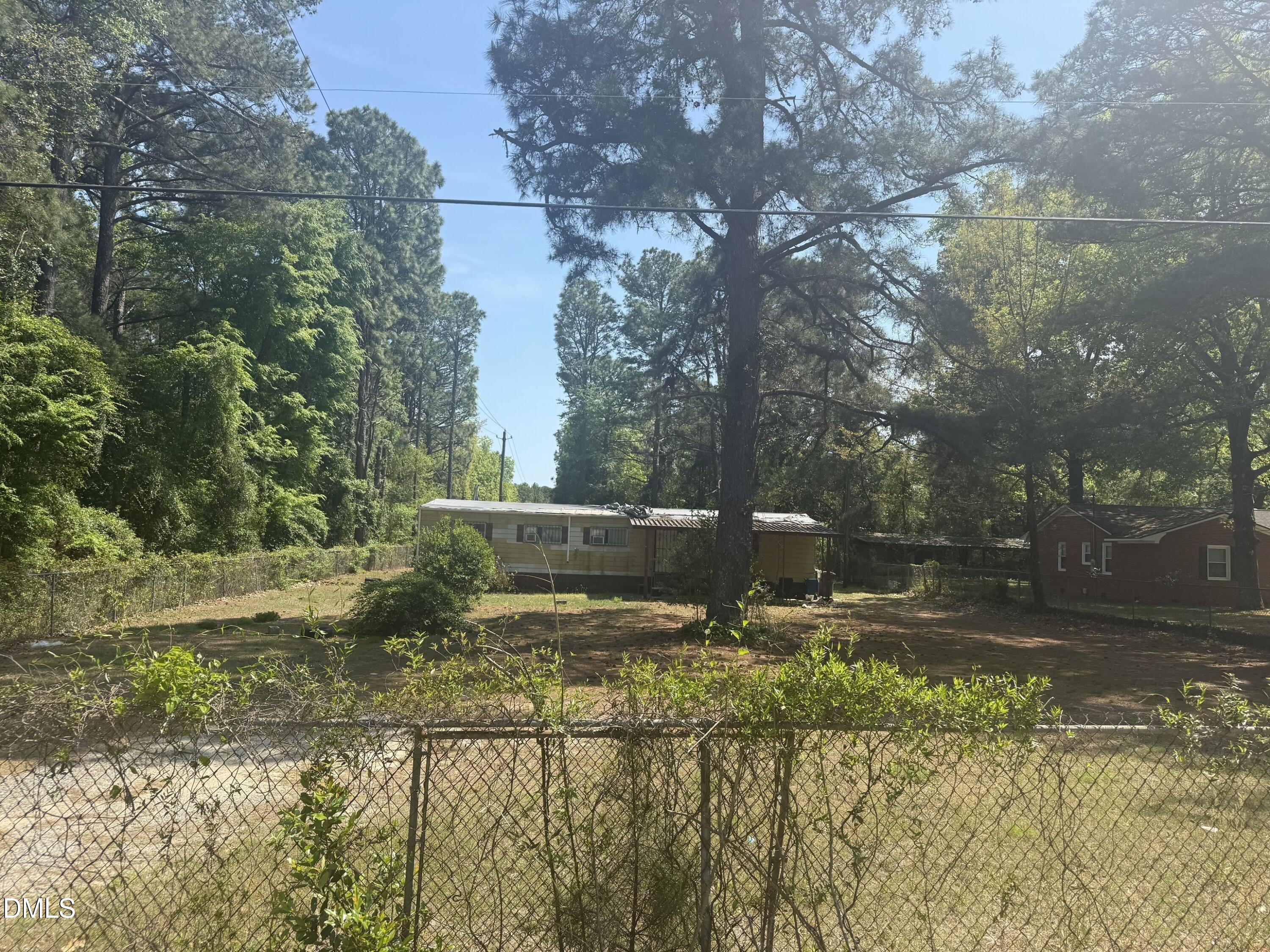 334 Old Shaw Road Fayetteville, NC 28303 - Photo 1 of 6 .