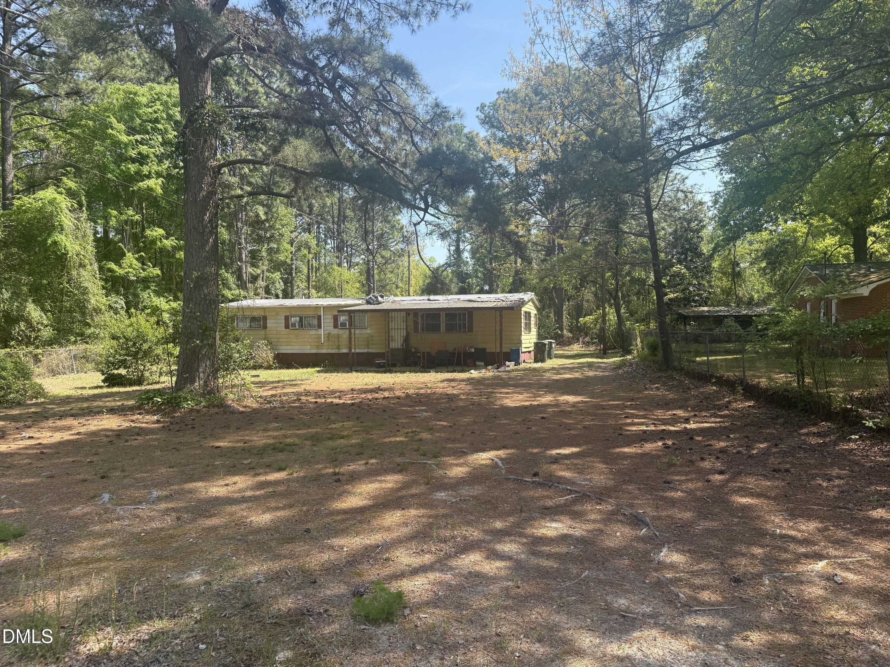334 Old Shaw Road Fayetteville, NC 28303 - Photo 2 of 6 .