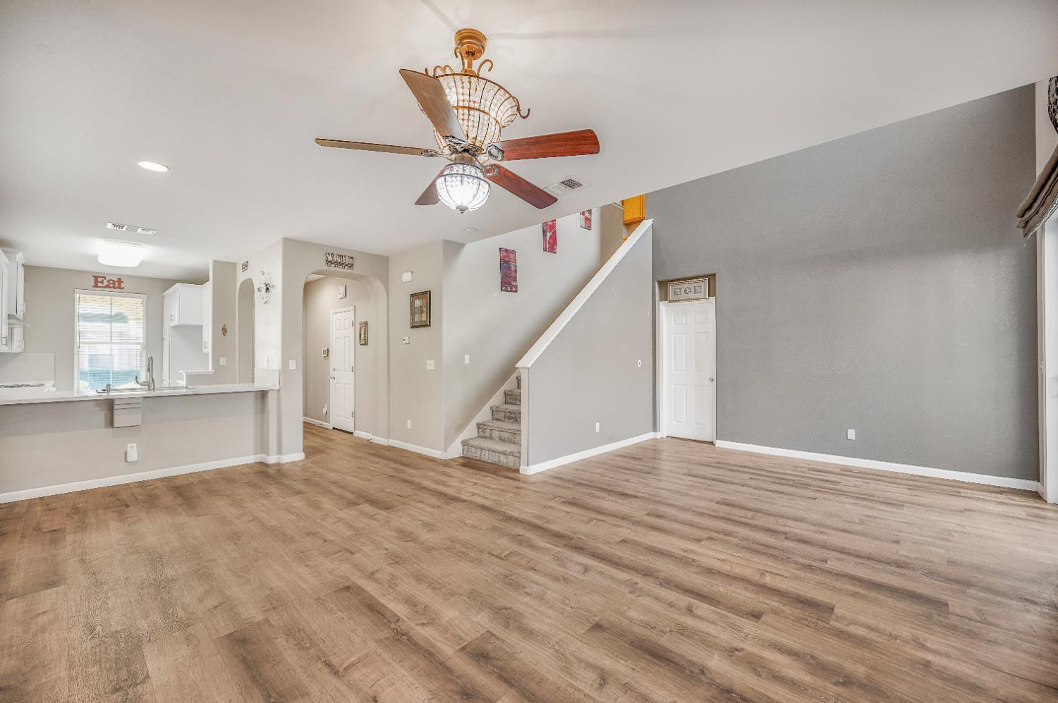 4626 West Javier Way Fresno, CA 93722 - Photo 11 of 26