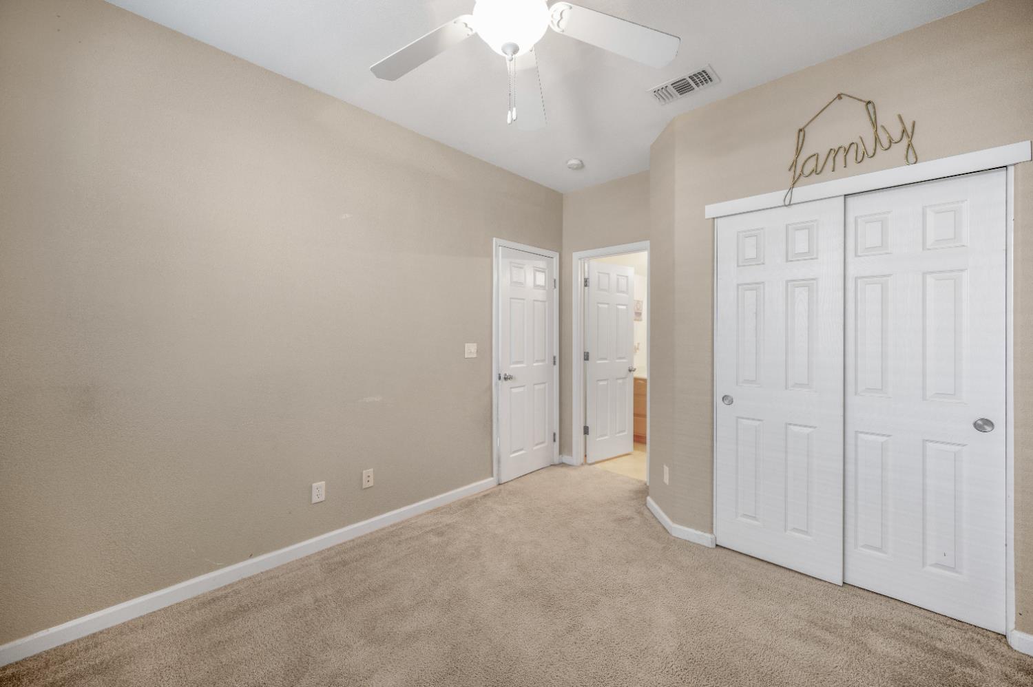 4626 West Javier Way Fresno, CA 93722 - Photo 13 of 26