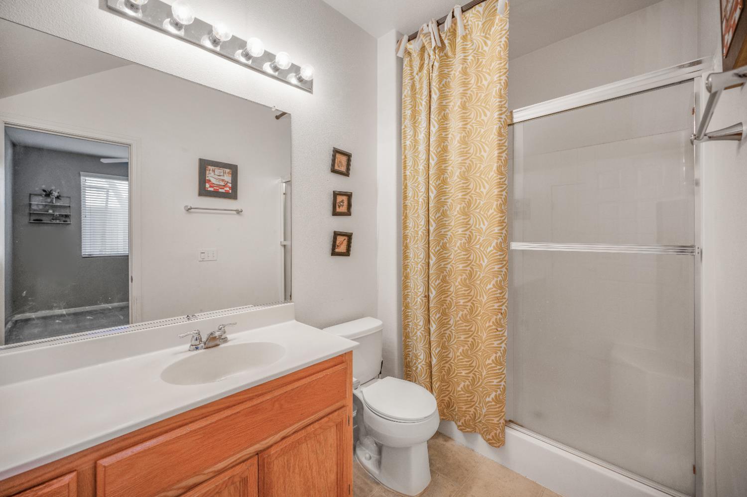 4626 West Javier Way Fresno, CA 93722 - Photo 14 of 26