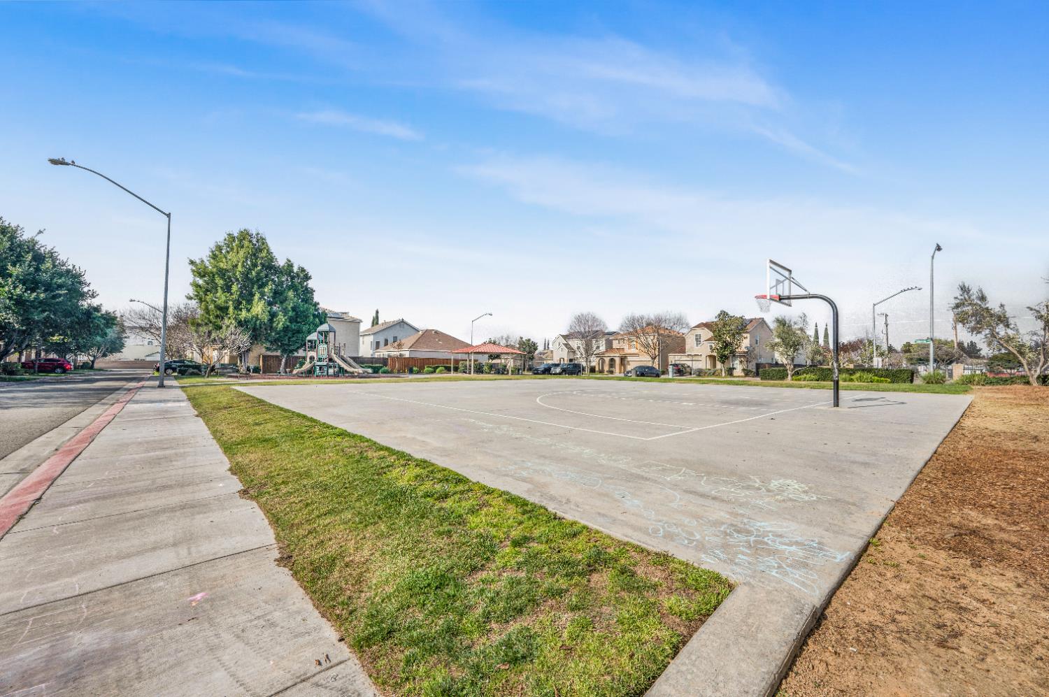 4626 West Javier Way Fresno, CA 93722 - Photo 24 of 26