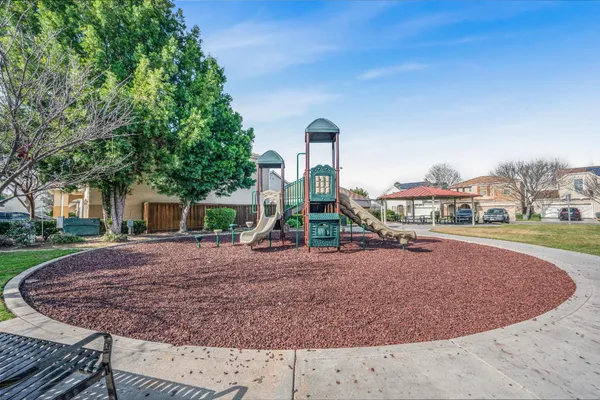 $414,999 | 4626 West Javier Way, Fresno, CA 93722