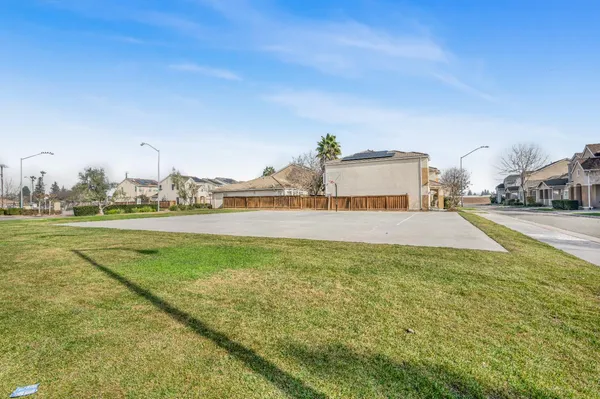 $414,999 | 4626 West Javier Way, Fresno, CA 93722