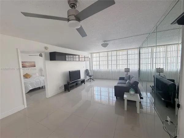$2,150 | 1825 South Ocean Drive, Unit 611, Hallandale Beach, FL 33009