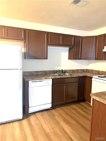 $1,050 | 822 White Oak Drive, Unit 4, O'Fallon, IL 62269