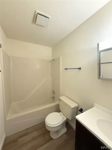 $1,050 | 822 White Oak Drive, Unit 4, O'Fallon, IL 62269