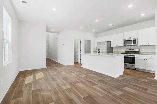 $2,750 | 376 Tiliwa Street, Summerville, SC 29486