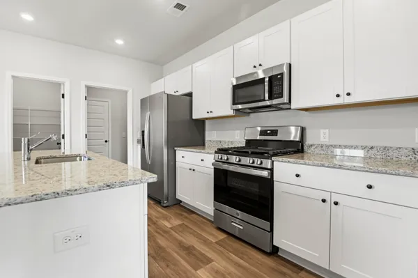 $2,750 | 376 Tiliwa Street, Summerville, SC 29486