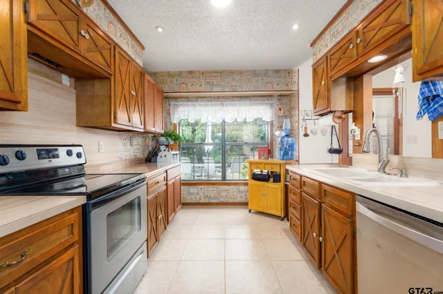 $412,750 | 13402 County Road 1131, Flint, TX 75762