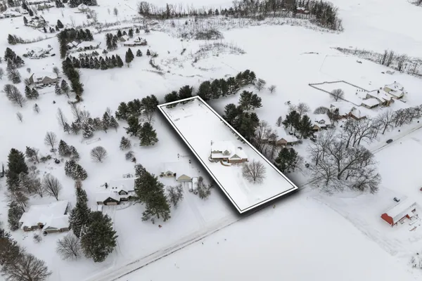 $580,000 | 8863 West PQ Avenue, Mattawan, MI 49071