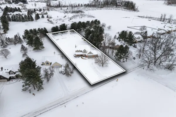 $580,000 | 8863 West PQ Avenue, Mattawan, MI 49071