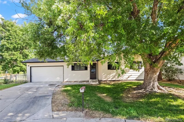 a front view of house with yard