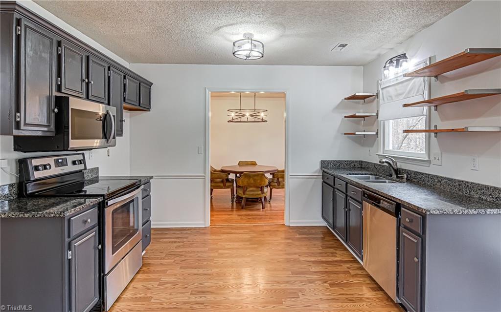 5509 Salem View Road Pfafftown, NC 27040 - Photo 15 of 35 Gallery Image 15
