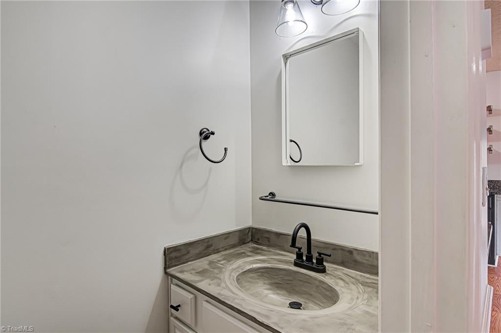 5509 Salem View Road Pfafftown, NC 27040 - Photo 16 of 35 Gallery Image 16