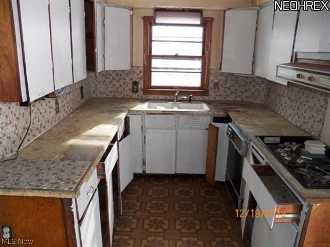 418 Lansing Road Akron, OH 44312 - Photo 9 of 11