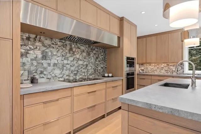 $3,999,000 | 2 Black Rock Drive, Hingham, MA 02043