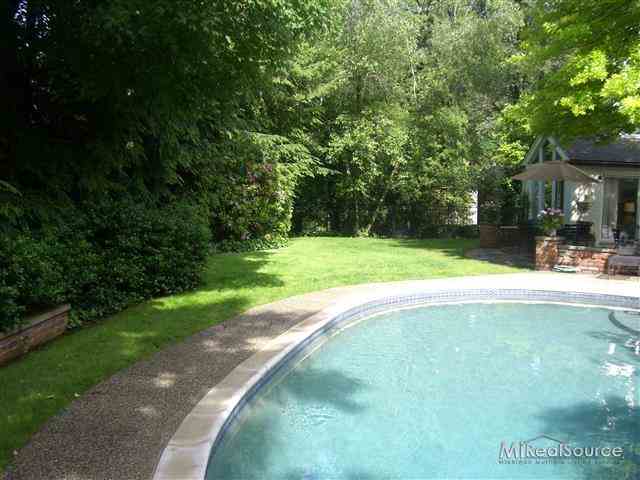235 Cloverly Road Grosse Pointe, MI 48236 - Photo 29 of 30 31181219-28.JPG