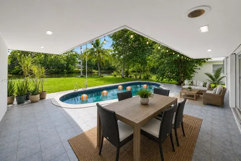 $950,000 | 14001 South Biscayne River Drive, Miami, FL 33161