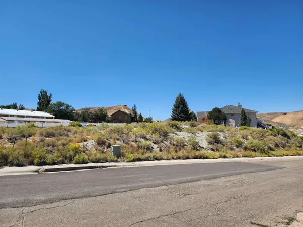 $95,000 | 100 Collier Circle, Green River, WY 82935