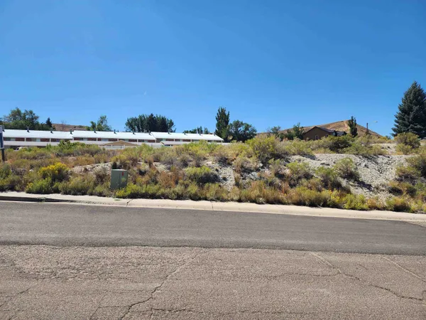 $95,000 | 100 Collier Circle, Green River, WY 82935