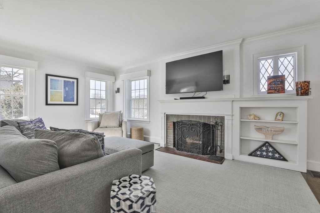 1185 Brook Road Milton, MA 02186 - Photo 11 of 40 Gallery Image 11