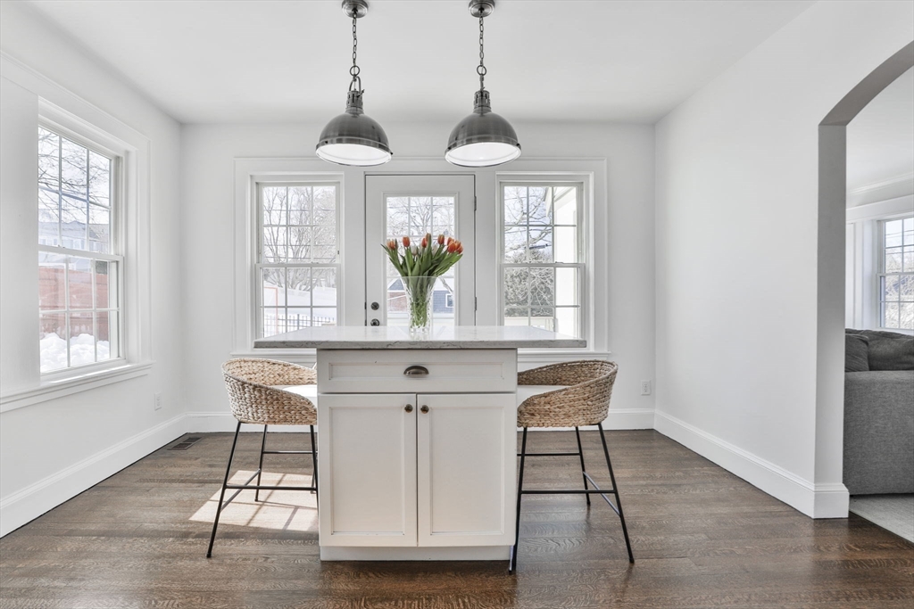 1185 Brook Road Milton, MA 02186 - Photo 5 of 40 Gallery Image 5