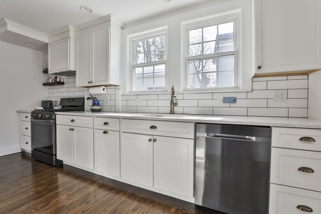 1185 Brook Road Milton, MA 02186 - Photo 8 of 40 Gallery Image 8