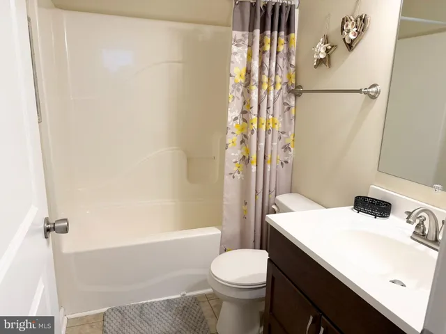 $405,000 | 29 Burr Hill Drive, Berlin, MD 21811