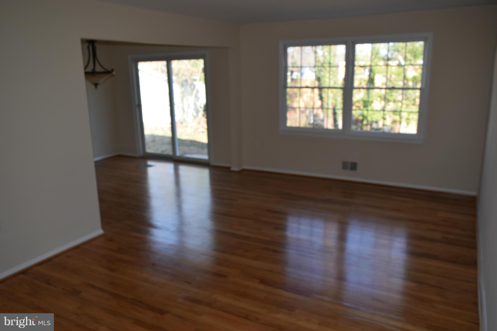 8308 Nightingale Drive Greenbelt, MD 20770 - Photo 4 of 30 Living Room