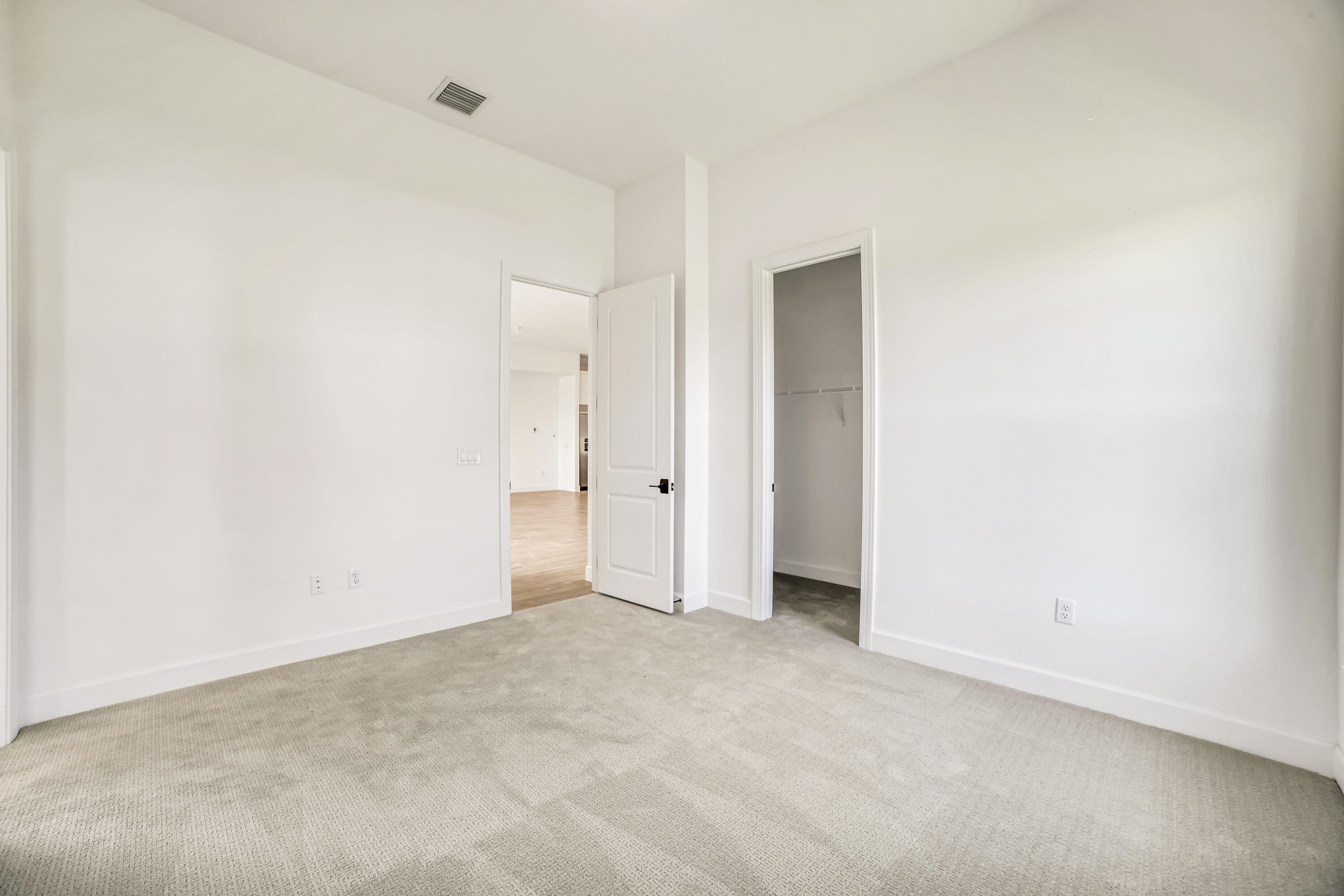 20161 Southeast Bridgewater Drive Jupiter, FL 33458 - Photo 33 of 50 an empty room with an entryway