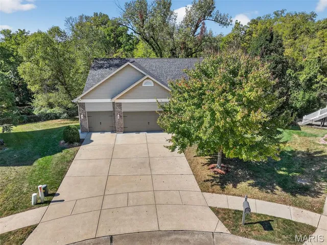 $425,000 | 121 Kendl Court, Florissant, MO 63031