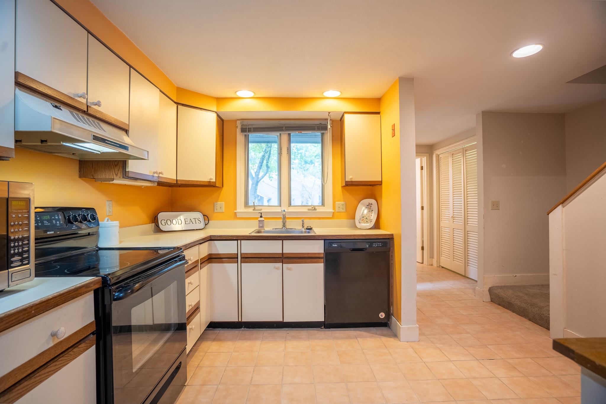 32 Brookside Drive Stratham, NH 03885 - Photo 13 of 28